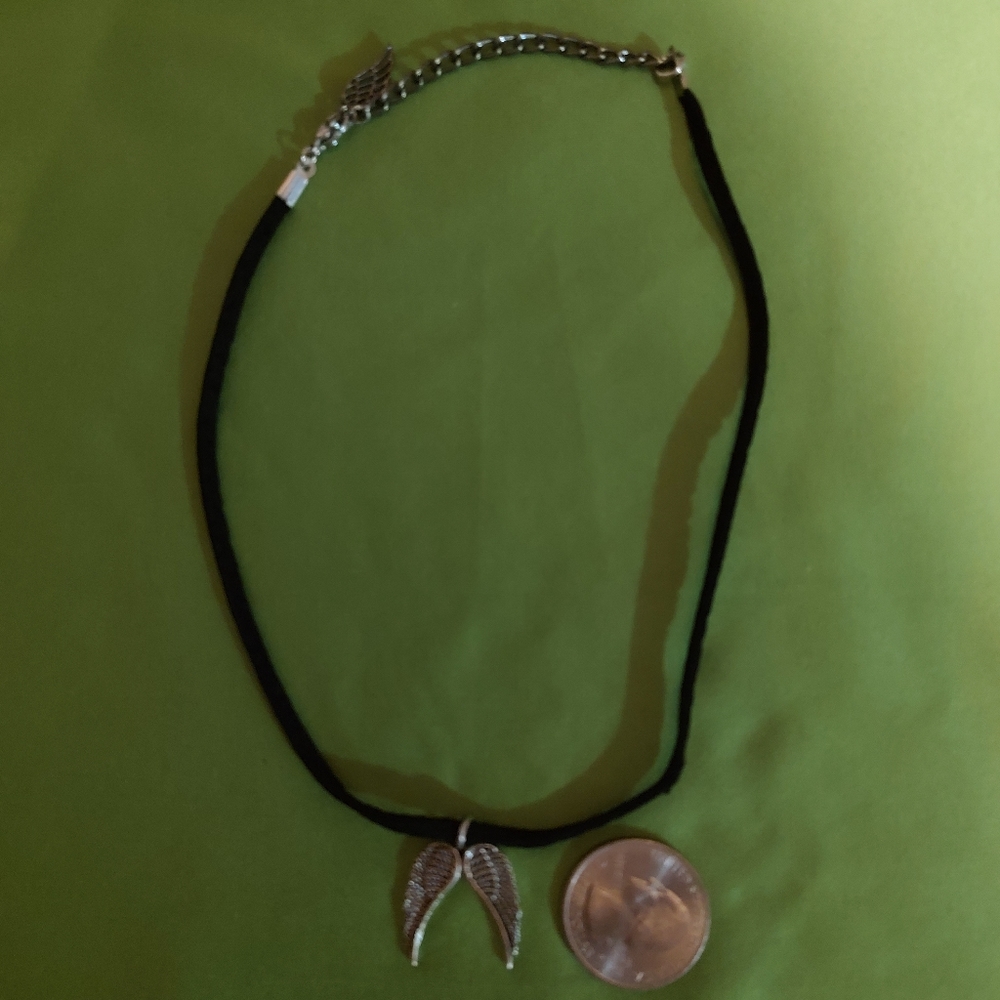 4/$20 Wing Choker